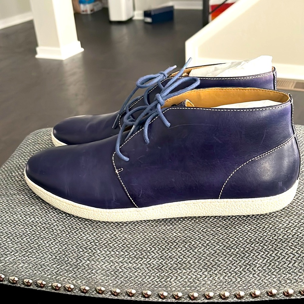 Cole Haan Blue Chukka Boots w Vibram Bottoms